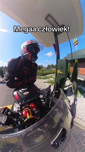 Kultura motocyklowa i obsługa w McDonald's