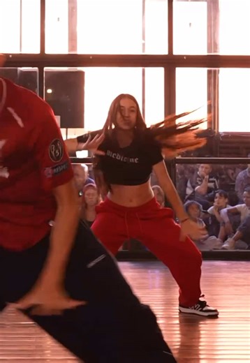 Fuera del Planeta: Baile y Reggaeton 🎶