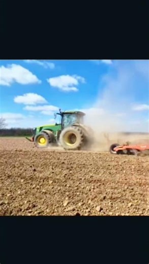 John Deere Tractor Disk Harrow in the field #usatractor #americanfarming #farm
