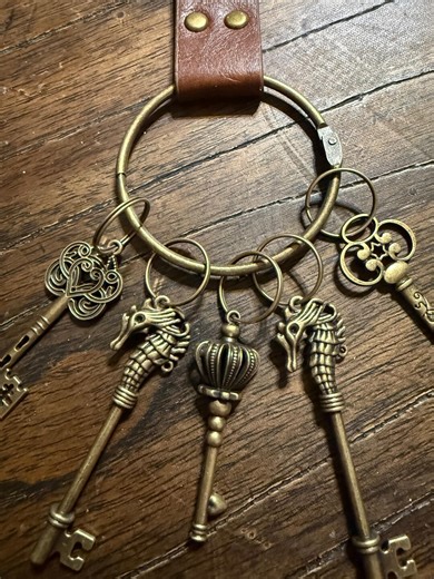 Leather Key Holder Antique Brass Skeleton Keys Vintage Steampunk Keychain Rustic Key Ring Gift Renaissance Prop Medieval Costume Belt Clip - Etsy