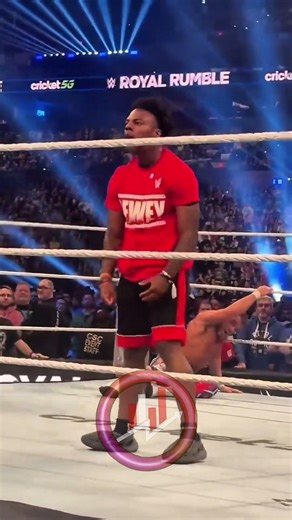 Speed Gets Choke Slammed! 💀😬