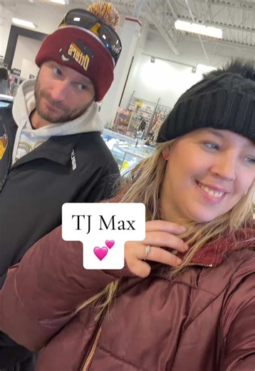 Trying to bring back window shopping. I can find joy in shopping without buying 👏🏻💕 #shopping #tjmax #shopwithme #windowshopping #tjmaxfinds