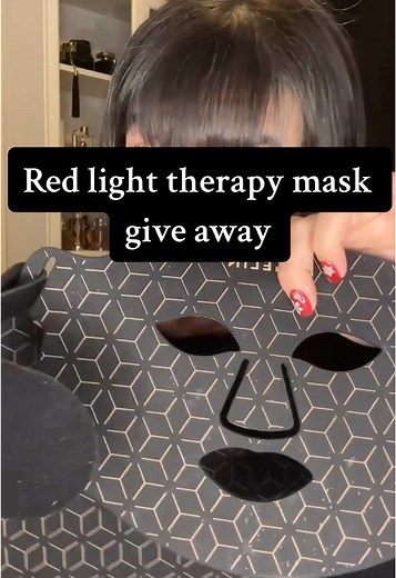 Discover the Benefits of Red Light Therapy Masks