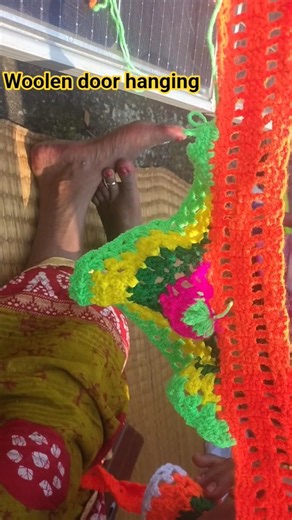 EASY DOOR TORAN FORM WOOLEN!!!DIY DOOR HANGING TORAN MAKING!! WOOLEN DOOR HANGING🧶🧵🪡🧵 🧶 #woolen#shot