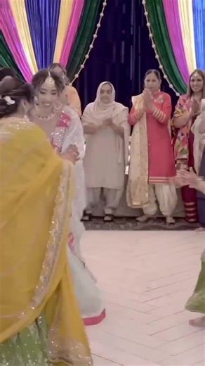 Stunning Wedding Dance Performance Highlights