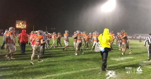 Vic Cooper reacts to first state championship in Atascadero history