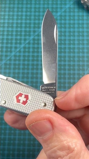 🔪 This Slim Knife Shouldn't Have This Many Tools #victorinox #swissarmyknife #edc 🔪