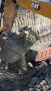 28K views · 476 reactions | Cat 395 Excavator Loading Overburden #Cat395 #ExcavatorLoading | Earthmover Legends | Facebook