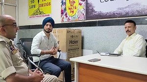 ADC Rajouri Rajeev Kumar Khajuria (KAS) review functioning of drug de-addiction centre' at Associate Hospital GMC Rajouri | Fast News Peer Panjal