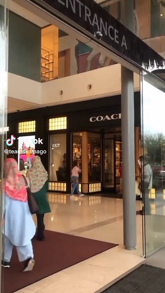 Pencarian Butik Siti Khadijah di Imago Kota Kinabalu