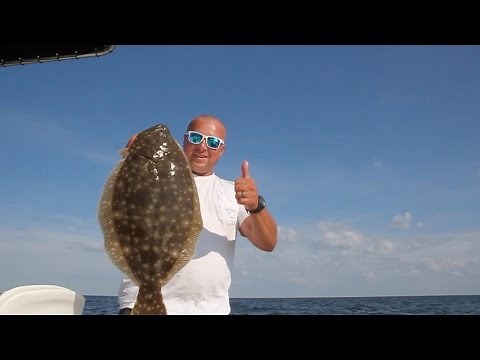 Crushing Flounder on the Delaware Bay!!!!!