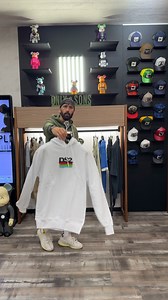 People Store. Scelte decise, stile quotidiano. Linee pulite, qualità concreta, zero eccessi. Nuovi arrivi online ora. Per chi vuole distinguersi, senza dirlo troppo. | People.store