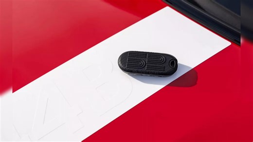 MINI为纪念1965年蒙特卡洛拉力赛的胜利，推出了1965 Victory Edition特别版，致敬当年由蒂莫·马基宁驾驶的52号冠军赛车