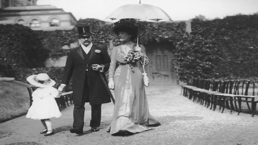 Life in 1912 when the Titanic sank