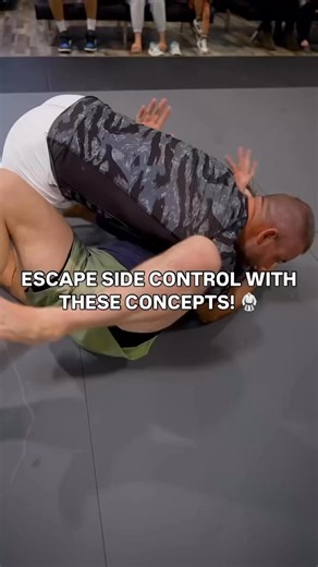 Side control is a powerful position in BJJ, but to escape it, use your frames and get your knees involved OR shoot an underhook! Follow those concepts and you’ll build a great escape plan! 💪#RisingTideAcademy #BrazilianJiu-Jitsu #MartialArts #MixedMartialArts #SideControlEscapes #Frames #Underhooks | Rising Tide Academy Columbia - Gracie Jiu-Jitsu, Muay Thai