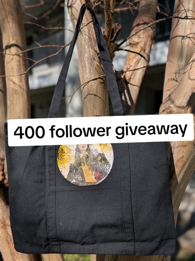 Truly from the bottom of my heart, thank you for all your support. Either by making a purchase, trading with me, following me and all your sweet comments. When I reach 400 followers, I’m giving away this one-of-one hand-painted canvas tote. This isn’t a print or a reproduction, it’s an original piece meant to be used, carried, lived with. How to enter: 💚 Follow me 💚 Like this post 💚 Comment how you like to incorporate art in your daily life I’ll choose one winner once we hit 400 -Pendulum Way