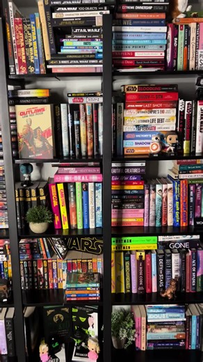 Happy Saturday 📚 #starwarsbooks #booktok #books #starwars #bookshelf