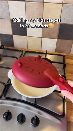 This crepe maker is so cool🤭 #crepes #pancakes