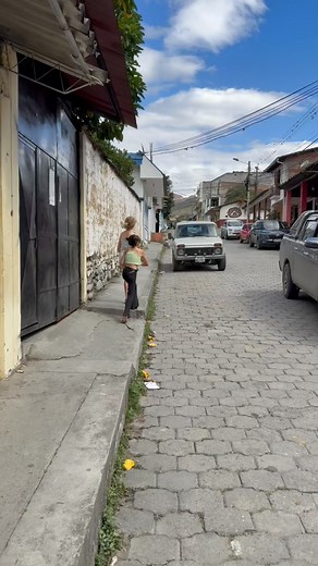 $6 Crocks & Preppy Shops in Vilcabamba, Ecuador | Matt Monarch