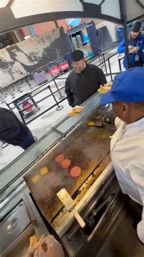 Heaven bless the boys of summer.The roar of the crowd, the crack of the bat, the 7th inning stretch & THE BEST STADIUM FOOD in the USA yet again - bravo @CitiField Adam Richman’s Burger Hall of Fame is back!!!
