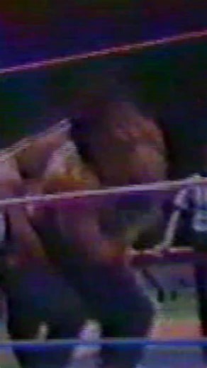 WWC: Ox Baker Ataca al Invader #1 (1983) #fblifestyle | Noti Lucha Puerto Rico