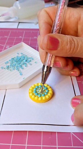 Links to the supplies I use in my story highlights/about section ✨ ✨ ✨ #reel #rhinestones #bling #diy #art #reeloftheday #timelapse #color #satisfying | Amandamakesitcute