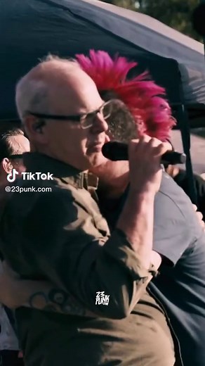 Punk In Drublic Documentary: Bad Religion & NOFX