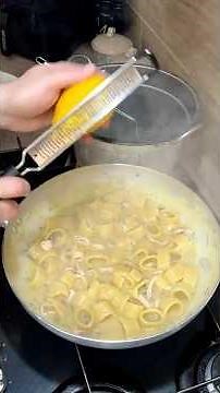 PASTA WITH SQUID AND CREAM OF POTATOES