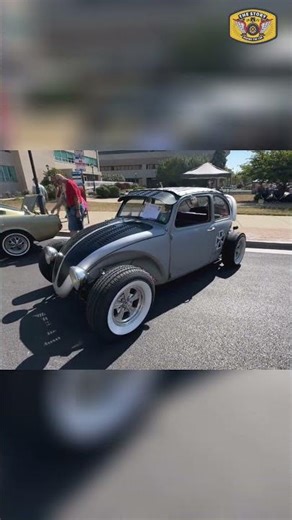 Custom Beetle Steals the Show at Car Show: See the Reaction! #shorts