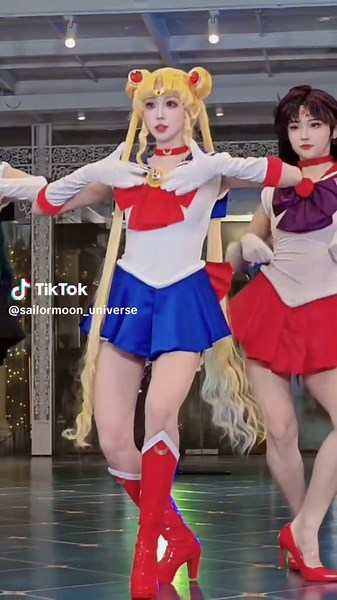 Sailor Moon cosplay. Cre: Coser 酷鸽浪辞 #SailorMoon #sailormoonuniverse #thuythumattrang #prettyguardiansailormoon #sailormooncosplay #sailormoonfans #cosplay #coser #sailormoonanime