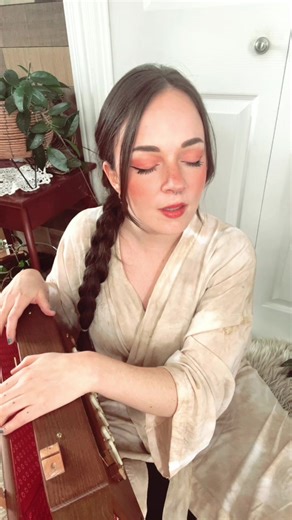 Chanting with my shruti box will forever be one of my favourite ways to calm the mind and re-center myself. . It’s incredibly therapeutic and the soothing vibrations completely give your body a big warm hug. #meditation #chanting #shrutibox #nadayoga