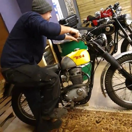 BSA B44 B441 Victor Special Classic Trials Motorcycle: How to Kick Start with decompression lever