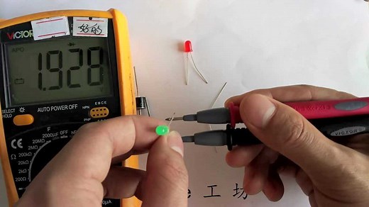 用万用表检测二极管的好坏，基础元器件认识，通俗易懂学电子