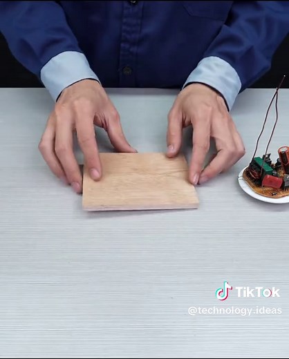 DIY Solar Cell from a Broken Bulb | Upcycling Free Energy