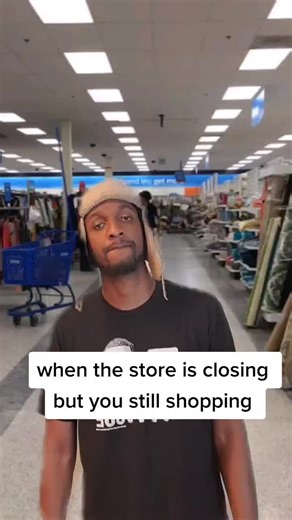 Hilarious Shopping Mishap When Store Closing