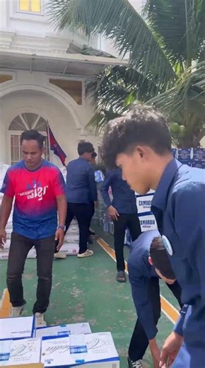 ក្នុងកាលៈទេសៈស្មារតីតែមួយការពារជាតិពីខ្មាំងសត្រូវ! ក្រុមយុវជនស្រាក់ដៃគ្នា