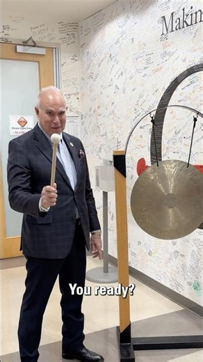 Prostate cancer survivor rings the gong after 30 proton therapy treatments #Shorts