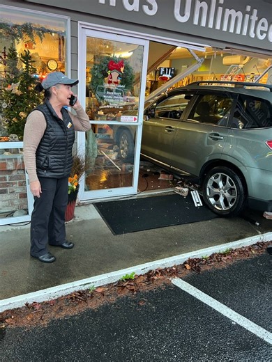 Community rallies after car smashes Freeland business | South Whidbey Record