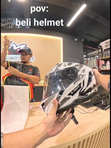 POV: Buying a Helmet at Serdang Motorcycle
