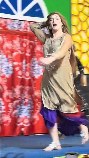 Roop Queen Mujra Dance💃-Stage Entry Parfomce💃-Hot Mujra ‪@QMUJRAMASTI‬ #4M#views #foryou #mujra