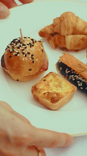 Don’t just see London - experience it. Le Grand offers a curated, non-stop sightseeing journey in a first-class lounge environment. Delight in panoramic views, à la carte tea & canapé menus, and premium drinks. A journey that feels more like a private members’ club than a bus. Limited seats available - secure yours today. | LE GRAND