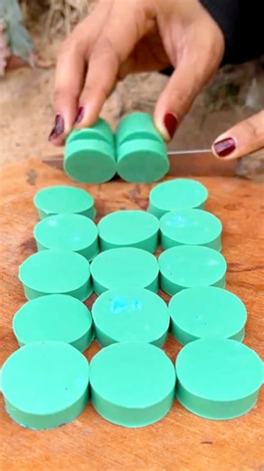 Survival Skills: DIY How to Make Liquid Soap and Water in the Forest #SurvivalSkills #DIY #Bushcraft