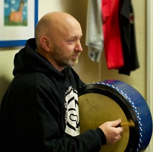 How to Play the Bodhrán | Bodhrán Lessons Online - OAIM