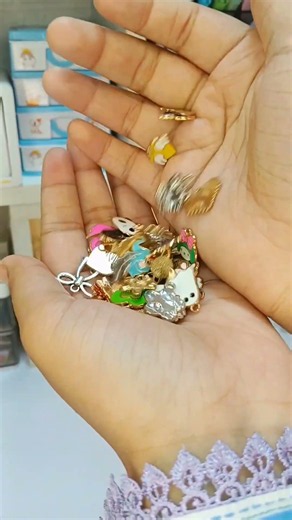 Diy pretty brooches 🎨😳✨ | Boring Safety pin diy | #diy #craft #handmade
