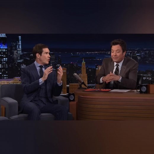UN REALITY SHOW (británico) de una casa llena de comediantes donde estos NO se pueden reir. 🤭 #JimmyCarr #JimmyFallon #ElÚltimoEnReir 3 de noviembre de 2025. | Jimmy Fallon Latin America FANS