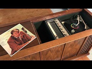 1969 Magnavox Stereo Record Console, R220-03-AA