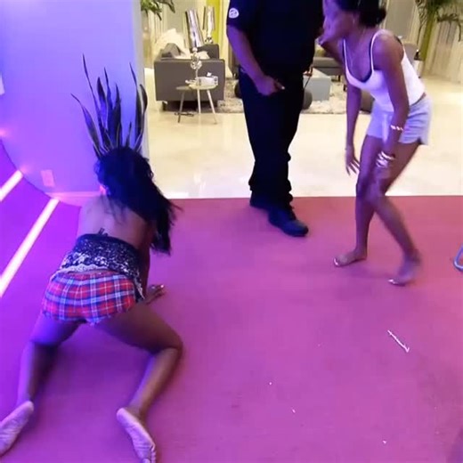 bad girls club ✵ on Instagram: "Hailey v. The House !📟 - - - - #realitytv #reality #girlfights #explore #fights #girlfight #bgc #badgirlsclub #bgc1 #bgc2 #bgc3 #bgc4 #bgc5 #bgc6 #bgc7 #bgc8 #bgc9 #bgc10 #bgc11 #bgasb1 #bgasb2 #bgc12 #bgc13 #bgc14 #bgc15 #bgc16 #bgc17 #lovegames"