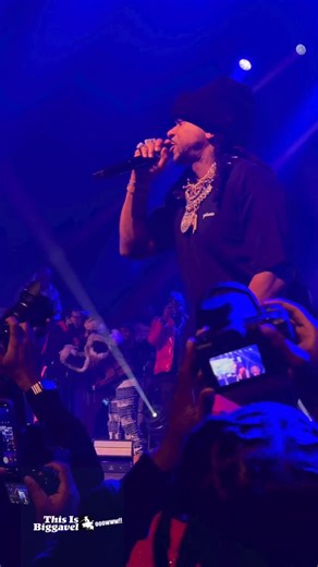 Max B on Instagram: "Max B performs “Don’t Take It Personal” on stage For the first time ever 🌊🔥 History in the making. The Wave is real."