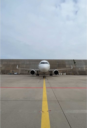 Quick Fit Check before Taking Off with Lufthansa