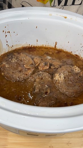 3.5M views · 4K reactions | Easy crockpot dinner Woman makes Salisbury steak in the slow cooker This video was produced by Kiera J and Network Media, LLC. | Family Style Cooking | Facebook